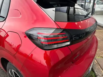 Photo 16 Peugeot 208  Hybrid 110 e-DCS6