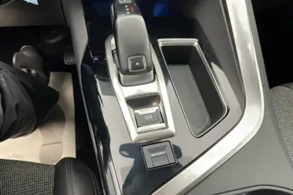 Photo 95 Peugeot 5008  PureTech 130ch S&S EAT8