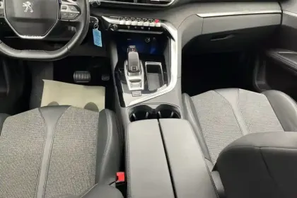 Photo 65 Peugeot 5008  PureTech 130ch S&S EAT8