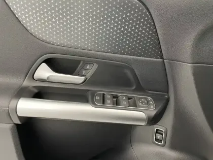 Photo 43 Mercedes GLA  200 d 8G-DCT 4Matic