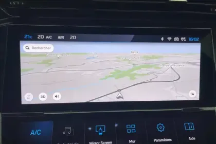 Photo 14 Peugeot 308  BlueHDi 130ch S&S EAT8