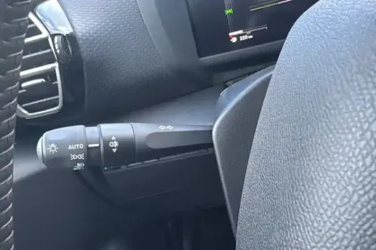 Photo 13 Citroën C4  Hybride 145 e-DCS6