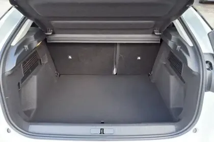 Photo 8 Citroën C4  Hybride 145 e-DCS6