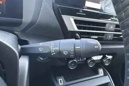 Photo 14 Citroën C4  Hybride 145 e-DCS6