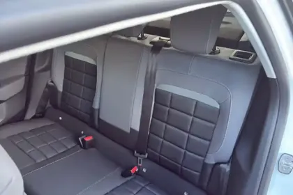 Photo 10 Citroën C4  Hybride 145 e-DCS6