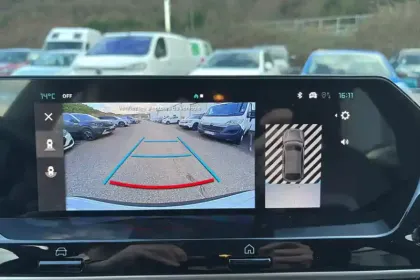 Photo 24 Citroën C4  Hybride 145 e-DCS6