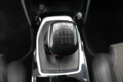 Photo 32 Peugeot 208  PureTech 100 S&S BVM6