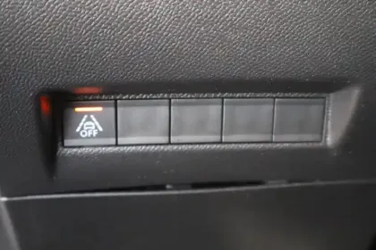 Photo 31 Peugeot 208  PureTech 100 S&S BVM6