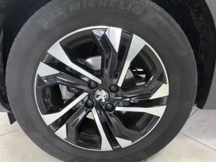 Photo 14 Peugeot 2008  PureTech 130 S&S EAT8