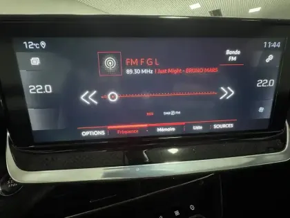 Photo 30 Peugeot 2008  PureTech 130 S&S EAT8