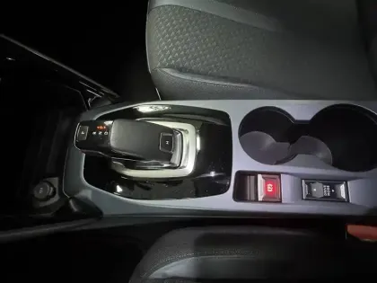 Photo 17 Peugeot 2008  PureTech 130 S&S EAT8