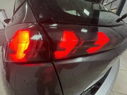 Photo 39 Peugeot 2008  PureTech 130 S&S EAT8