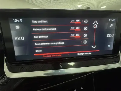 Photo 33 Peugeot 2008  PureTech 130 S&S EAT8