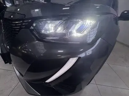 Photo 40 Peugeot 2008  PureTech 130 S&S EAT8