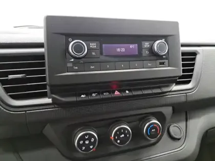 Photo 74 Renault Trafic Gén. III (F82) Ph3 NG Advance 4