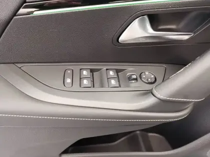 Photo 22 Peugeot 2008  PureTech 130 S&S EAT8