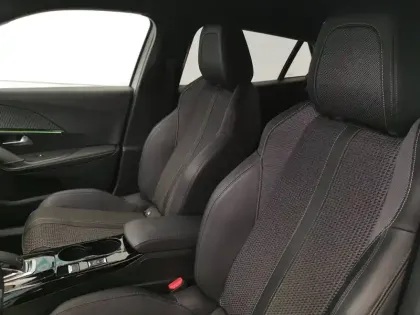 Photo 8 Peugeot 2008  PureTech 130 S&S EAT8