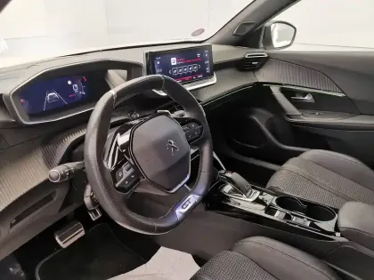 Photo 11 Peugeot 2008  PureTech 130 S&S EAT8