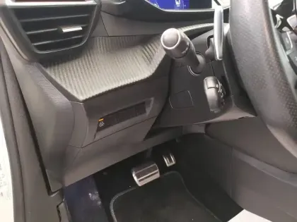 Photo 20 Peugeot 2008  PureTech 130 S&S EAT8