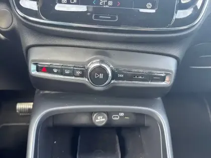 Photo 13 Volvo Xc40  Recharge 231 ch 1EDT