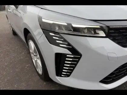 Photo 13 Renault Clio  1.6 E-Tech 145ch full hybrid Evolution - 24