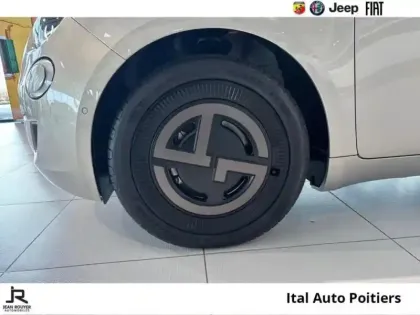 Photo 10 Fiat 500  e 118ch Giorgio Armani Collectors