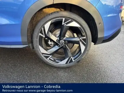 Photo 13 Volkswagen T-roc  1.5 eTSI 150ch R-Line DSG7