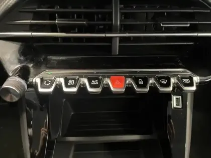 Photo 14 Peugeot 208  1.2 PureTech 75ch S&S Active