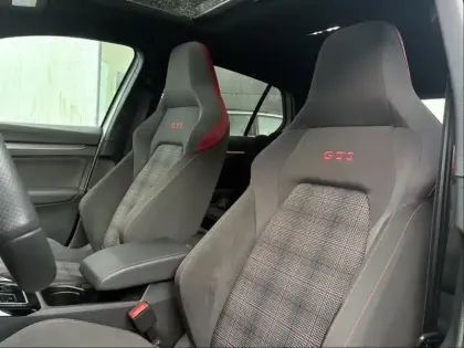 Photo 21 Volkswagen Golf  2.0 TSI 265ch GTI DSG7