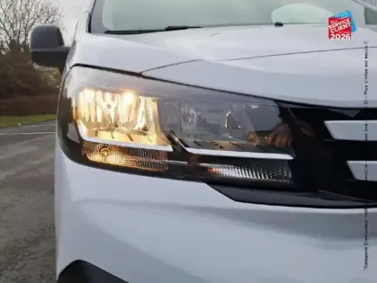 Photo 12 Peugeot Expert  Fg M 2.0 BlueHDi 145ch S&S Pack Premium Connect EAT8