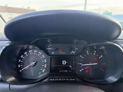 Photo 13 Citroën C3  1.2 PureTech 83ch S&S Shine