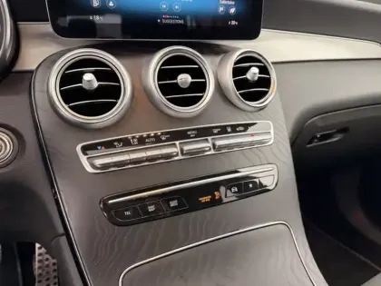 Photo 18 Mercedes Classe GLC 300de 4MATIC AMG Line