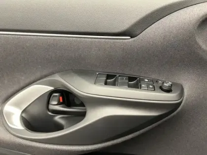 Photo 16 Toyota Yaris 1.5 116H DYNAMIC