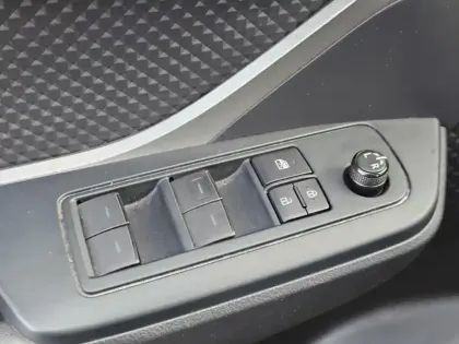 Photo 21 Toyota C-HR 1.8 Hybride 122 Dynamic Ultimate