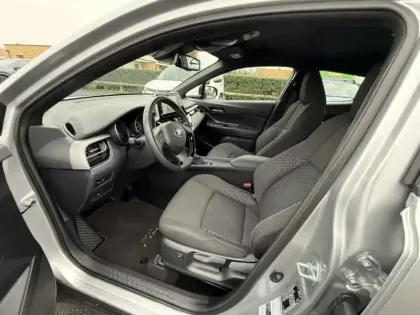 Photo 18 Toyota C-HR 2.0 Hybride 184 Dynamic Business