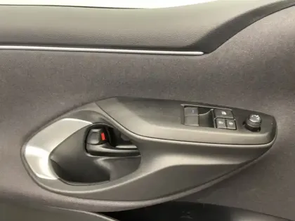 Photo 18 Toyota Yaris Hybride 116h Dynamic