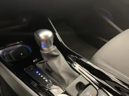 Photo 11 Toyota C-HR 1.8 Hybride 122 Design