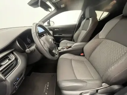 Photo 13 Toyota C-HR 1.8 Hybride 122 Design