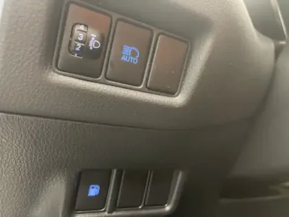 Photo 15 Toyota C-HR 1.8 Hybride 122 Design