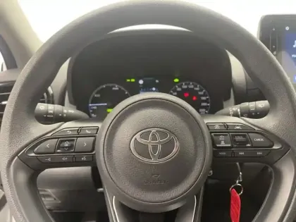 Photo 19 Toyota Yaris Hybride 116h Dynamic