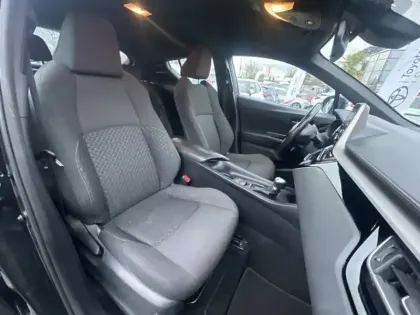 Photo 14 Toyota C-HR 122h Dynamic Business