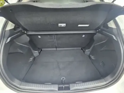 Photo 10 Toyota Yaris Hybride 116h Design