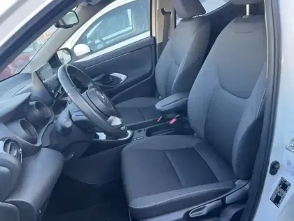 Photo 8 Toyota Yaris Hybride 116h Design