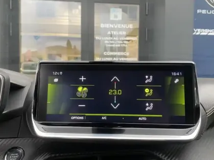 Photo 11 Peugeot 2008 II 1.2 PT 130 S&S EAT8 GT Line