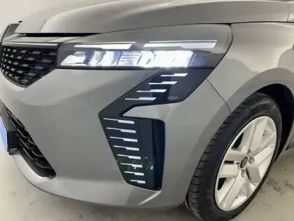 Photo 20 Renault Clio  E-Tech full hybrid 145 ch GSR2