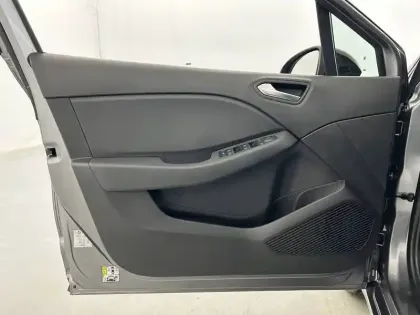 Photo 10 Renault Clio  E-Tech full hybrid 145 ch GSR2