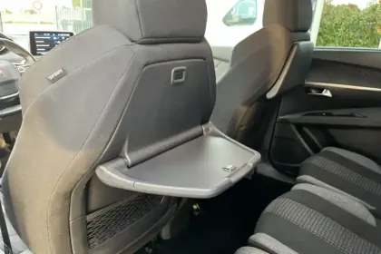 Photo 20 Peugeot 5008  PureTech 130ch S&S EAT8