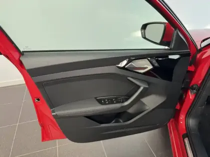 Photo 8 Audi A1  Sportback 25 TFSI 95 ch S tronic 7