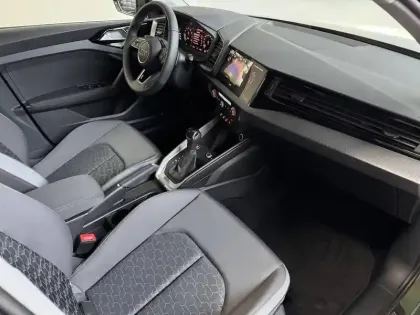 Photo 7 Audi A1  Sportback 30 TFSI 116 ch S tronic 7