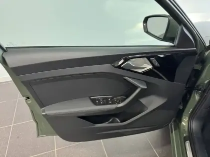 Photo 8 Audi A1  Sportback 30 TFSI 116 ch S tronic 7